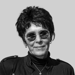 אורנה מיארא